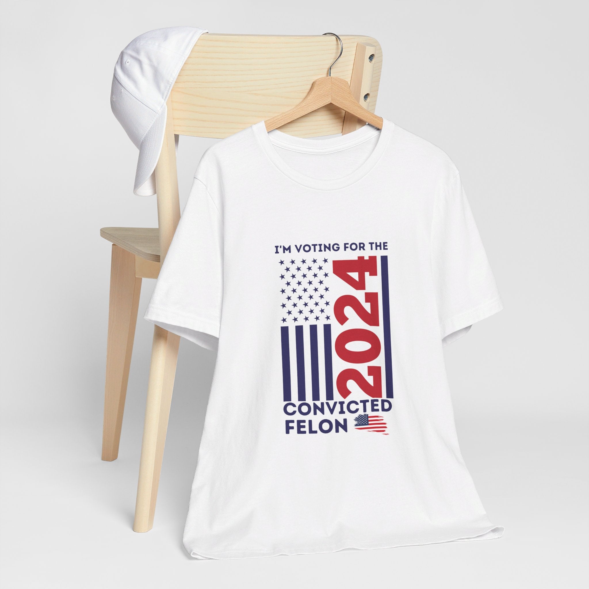 'I'm Voting for The Felon 2024' Patriotic Flag T-Shirt - Deez Teez